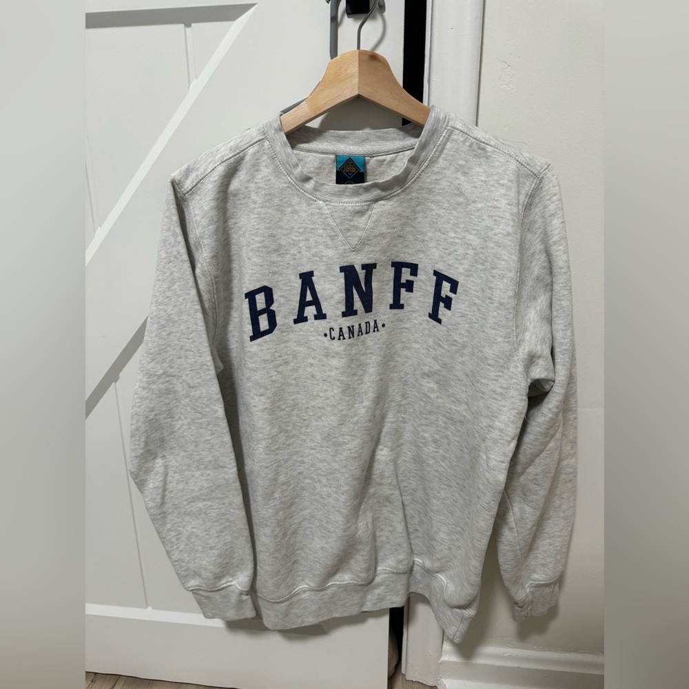 Vintage Banff Canada crew neck